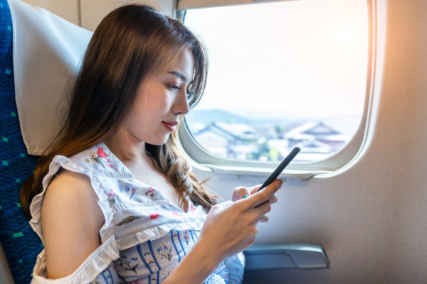 Attachment for 5 Trik Cegah Jet Lag Saat Penerbangan Jauh, Tubuh Tetap Bugar!